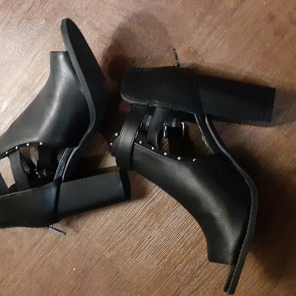 Black chunky heels - Picture 5 of 5